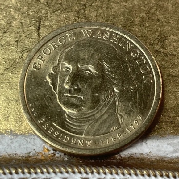 2007 D - George Washington Presidential Golden Dollar Coin - Picture 2 of 4